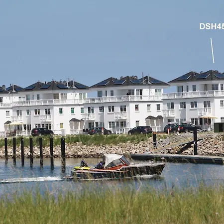 Weisse Strandvilla 56a בית נופש