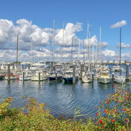 Weisse Strandvilla 56a בית נופש