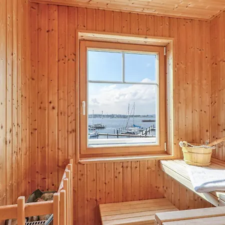 Weisse Strandvilla 56a בית נופש *